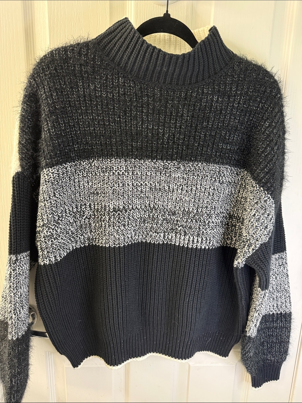 Women’s Mock Neck Colorblock Sweater in Black and Gray